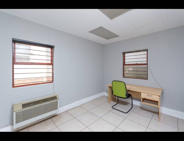 250M² BUSINESS CENTRE TO LET IN FERNDALE